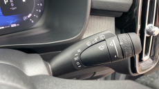 Volvo XC40 2.0 B3P Ultra Dark 5dr Auto Petrol Estate